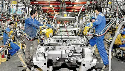 بیات: اگر استاندارد&zwnj;ها را پیاده کنیم خودروسازان باید تمام پلتفرم&zwnj;ها را جمع&zwnj;آوری کنند