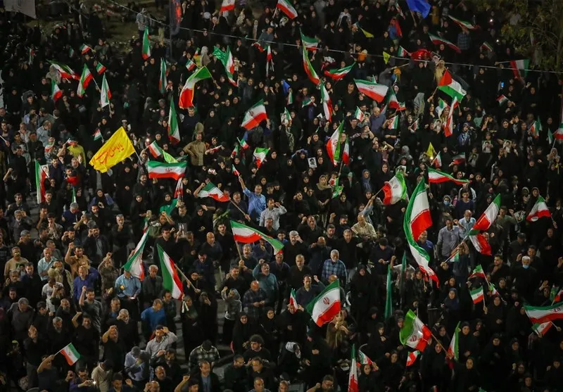 از گهواره تا میدان؛ روایت کودکی که در دل یک حضور مردمی قد کشید + فیلم