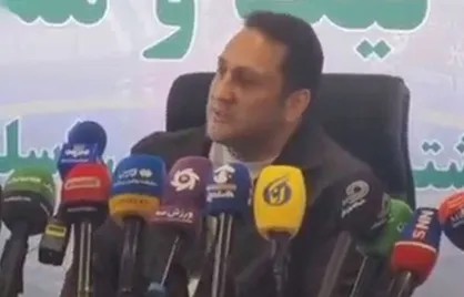 ورود حسن یزدانی با ورود و استقرار رئیس&zwnj;جمهور همراه شده بود که به همین دلیل و با ناهماهنگی&zwnj;هایی، یزدانی نتوانست وارد سالن اجلاس و محل تجلیل شود