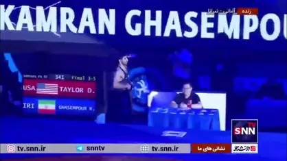 ورود کامران قاسمپور در&zwnj;بین تشویق پر شور هواداران