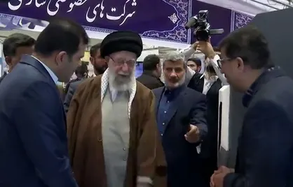 گزارش نماینده یک گروه هشتاد نفره از اساتید و دانشجویان با محوریت دانشگاه شریف به رهبر انقلاب که کار راه&zwnj;اندازی سکوی ملی هوش مصنوعی را آغاز کرده&zwnj;ند