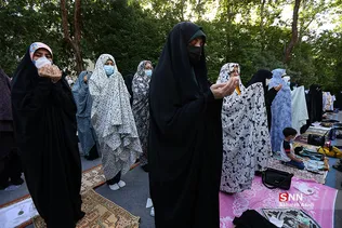 اقامه نماز عید فطر در مسجد دانشگاه تهران