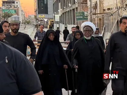 حضور شیخ ابراهیم زکزاکی در بین عزاداران رهبر شهید انقلاب در نجف اشرف