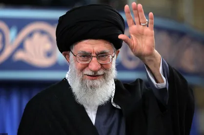 ۲۲ بهمن امسال متفاوت و شبیه معجزه بود/ کاملا در جریان گله&zwnj;مندی&zwnj;های مردم هستم/ تشریح اولویت&zwnj;های انقلاب