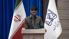 فیروز آبادی، نماینده بسیج دانشجویی: عده‌ای در مدیریت میانی کشور در حال طراحی مخدرهایی مثل ماراتن کیش برای انحراف افکار عمومی جامعه از کم کاری خود هستند + فیلم