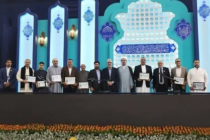 تجلیل آستان قدس حسینی از فعالان ختم قرآن کریم در ماه رمضان