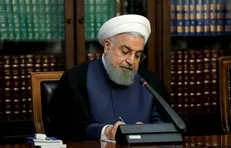 ابلاغ یک قانون مصوب مجلس توسط روحانی