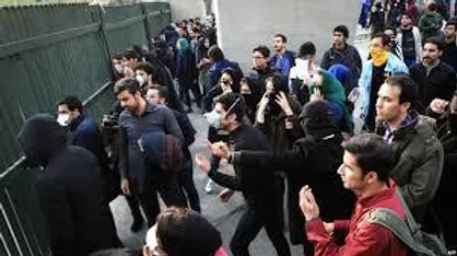 برخورد منفعلانه حراست دانشگاه تهران منجر به درگیری میان دانشجویان شد/ وضوح رد پای منافقان در آشوب&zwnj;های اخیر