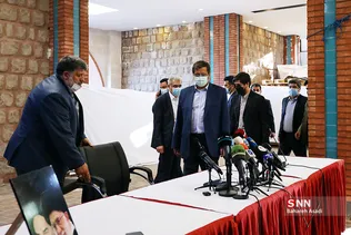 نشست فعالان فضای مجازی و نخبگان با عبدالناصر همتی