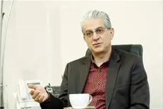 آقابزرگی: دست مردم در نقد کردن سهام عدالت بسته است/ خصوصی‌بازی از وزارتخانه‌ تا استانداری‌