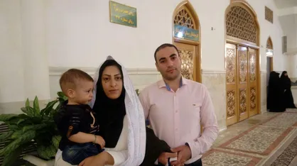 طعم خوش اولین زیارت سه نفره/ دیر ازدواج کردیم اما با فرزندآوری به موقع جبران کردیم