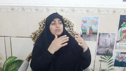 چشمانِ منتظرِ مادر؛ در حسرتِ خداحافظیِ دخترکی که شهید شد+فیلم