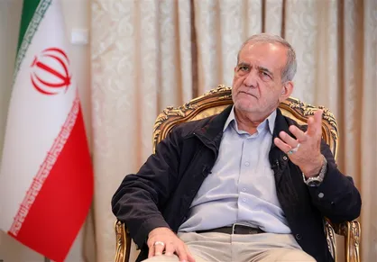 پزشکیان: سیاست&zwnj;های کلی رهبر انقلاب چراغ راهنمای مسیر است