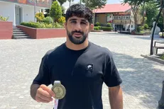 سعید اسماعیلی مدال طلای خود را به موزه افتخارات کشتی اهدا کرد