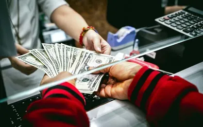 اثرات مخرب نااطمینانی/ نظام بانکی هنوز پرچالش