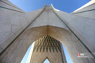 حال و هوای نوروزی برج آزادی