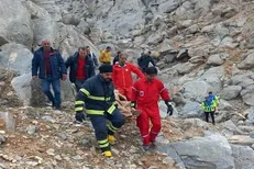 نجات گردشگر تهرانی در کوه‌های نمک جاشک دیّر