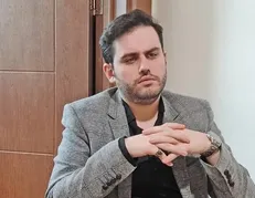 فعال سیاسی اصلاح‌طلب: نوجوانان شرکت کننده در آشوب‌ها تحت تاثیر رسانه‌های بیگانه هستند/ مردم باید بستری برای بیان اعتراضات خود داشته باشند+فیلم