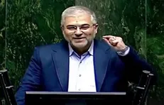 واکنش طنزآمیز نمایندگان مجلس به شعرخوانی پیمان فلسفی؛ به‌به! احسنت!