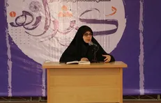 جدا کردن زن از نهاد خانواده یک سیاست غلط است