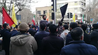 دانشجویان دانشگاه امیر کبیر برای عرض تسلیت به طرف بیت رهبر معظم انقلاب راهپیمایی کردند