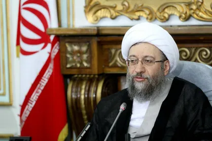 دستور آملی لاریجانی برای رسیدگی سریع به پرونده آزار و اذیت دانش&zwnj;آموزان
