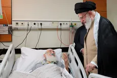 عیادت رهبر انقلاب از آیت‌الله نوری همدانی + فیلم