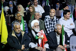 اجتماع شبانه مردمی در حمایت از مدافعان وطن _ میدان ولیعصر (عج) تهران