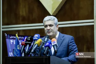 مراسم رونمایی از روبات «سورنا ۴»
