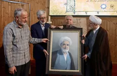 حدادعادل: کتابخانه‌های بزرگ دانشنامه‌ای درباره مصححان برجسته ایران تدوین کنند