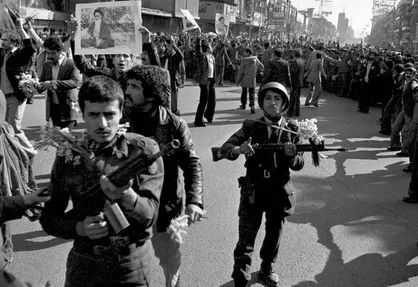 انتشار برای نخستین بار؛ تسخیر ساختمان مرکزی ساواک توسط مردم