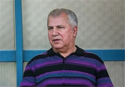 علی پروین در بیمارستان بستری شد