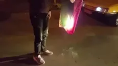 چه کسانی #پرچم_ایران را آتش زدند؟/ جناب روحانی مردم گله‌مندند