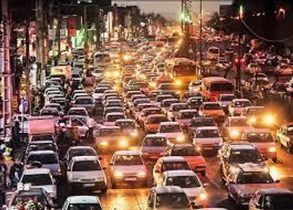 وضعیت ترافیک تهران از بحران گذشته است/ راهی جز توسعه حمل و نقل عمومی نداریم