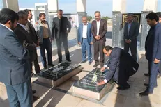 سرپرست جدید دانشگاه آزاد جیرفت با آرمان‌های امام راحل و شهدا تجدید میثاق کرد