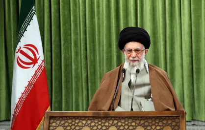 رهبر انقلاب: مردم عزیز صندوق&zwnj;ها را با بیش از ۵۵ میلیون رأی انباشتند / آقای دکتر پزشکیان در ادامه&zwnj; راه شهید رئیسی از ظرفیت&zwnj;های فراوان کشور بیشترین بهره را ببرد