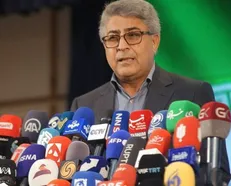 وکیلی: کشور روز به روز کلنگی‌تر می‌شود / نیاز به شعار عدالتخواهی و رفتار نمایشی در کنار مردم نداریم