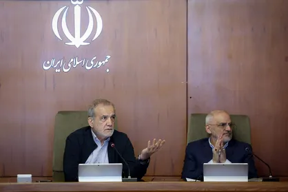 پزشکیان: همه ظرفیت&zwnj;های کشور باید برای حفظ تولید و تداوم اشتغال به میدان بیاید