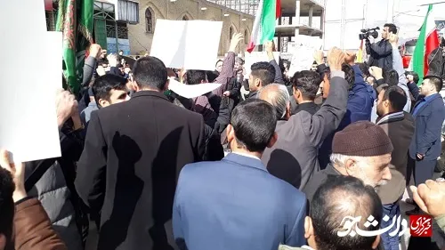 دانشجویان بسیجی کرمانشاه طی تجمعی همراه با مردم مخالفت خود را با تصویب لوایح استعماری اعلام کردند