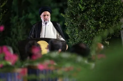 رئیسی: دولت برای حمایت و پشتیبانی از شعر و شاعران اراده جدی دارد / امکان غلبه بر تمام مشکلات کشور وجود دارد
