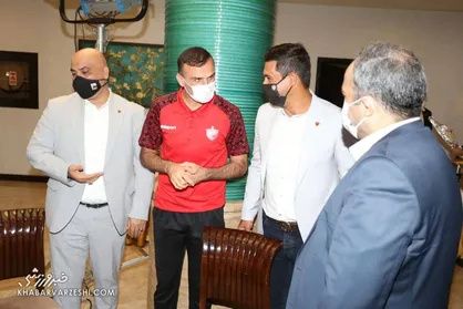 تماس اورژانسی بازیکنان پرسپولیس با سیدجلال/ تکلیف قرارداد، پاداش و آپشن قهرمانی را روشن کن!