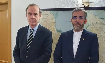 رایزنی علی باقری با انریکه مورا در مادرید