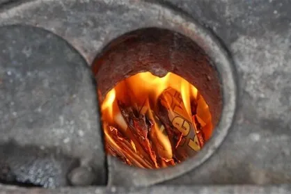 فرانسوی&zwnj;ها به دلیل بحران انرژی به خاک اره روی آورده&zwnj;اند