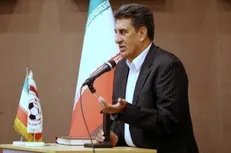 افشاریان: حرف نصیرزاده را قبول ندارم/ استقلال و تراکتور از داوری ضرر نکردند
