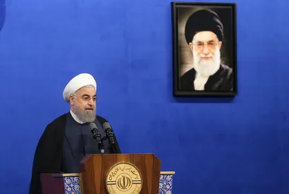 دستور داده&zwnj;ام در وزارتخانه&zwnj;ها حداقل دو جوان تا حد معاون وزیر قرار بگیرند/ هر مسئولی &zwnj;می&zwnj;گوید حقوقم کم است خداحافظی کند/ امضاء طلایی نباید داشته باشیم