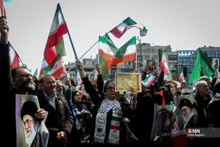 مراسم تشییع شهدای ناوگان دنا در میدان انقلاب تهران