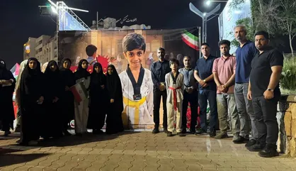 به نیابت از جگرگوشه&zwnj;ام در مدرسه شجره طیبه میناب به تشیبع امام شهید می&zwnj;آیم + فیلم