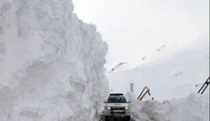 ریزش بهمن در روستای آلواتان میرآباد / یک نفر جان باخت و ۳ نفر مفقود شدند