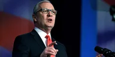 مقام آمریکایی: عربستان غرق کردن بازار با نفت را متوقف کند