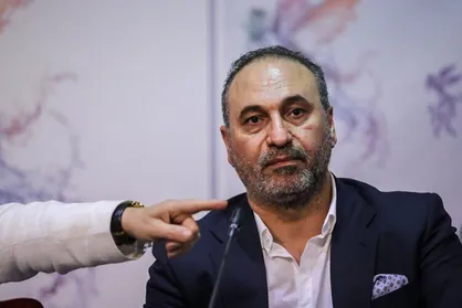 سرنوشت حمید فرخ نژاد بعد از پشت پا زدن به وطن و حلیه های خروج /من ماندم و موبایلم! + فیلم